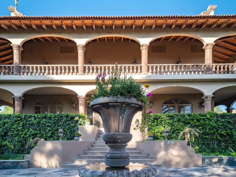 CASA LAS PALMAS — 12 photos