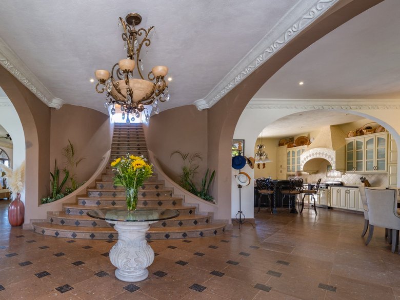 CASA LAS PALMAS — 2 photos