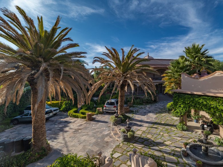 CASA LAS PALMAS — 13 photos