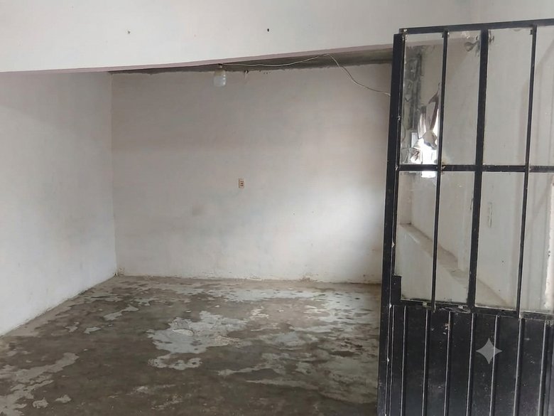 Fixer Upper Toro y Palmas — 3 photos