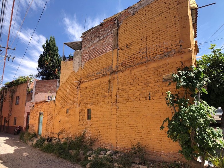 Fixer Upper Toro y Palmas — 7 photos