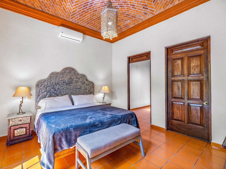 Allende Village - Villa #6 — 9 photos