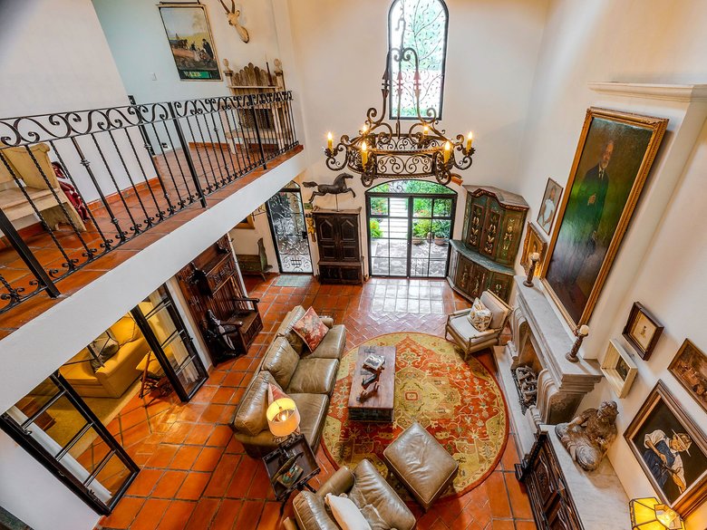 Casa de los Leones — 14 photos