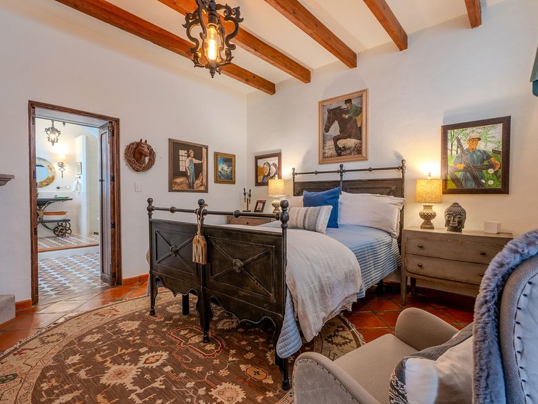 Casa de los Leones — 11 photos