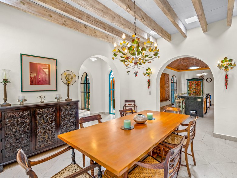 Casa Latona — 10 photos