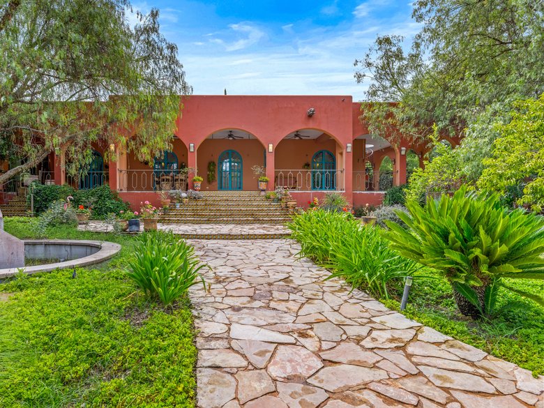 Casa Latona — 4 photos
