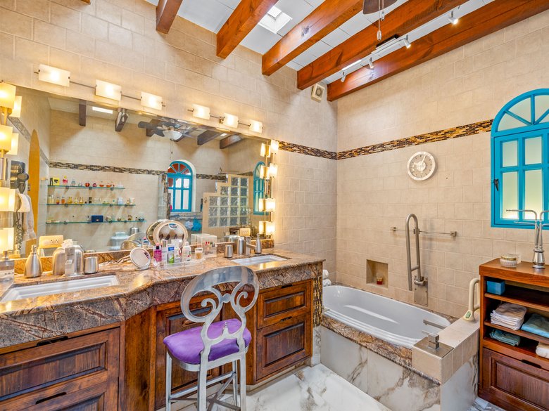 Casa Latona — 15 photos