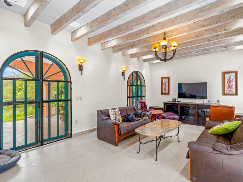 Casa Latona — 7 photos