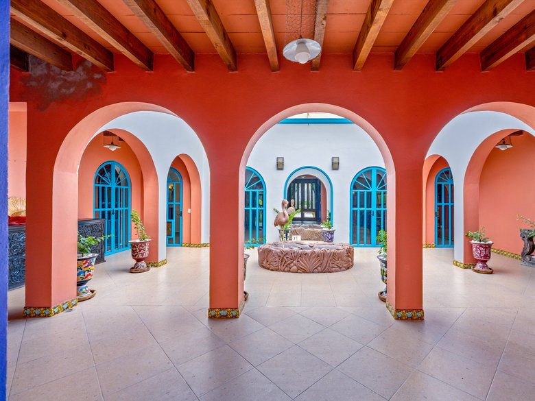 Casa Latona — 2 photos
