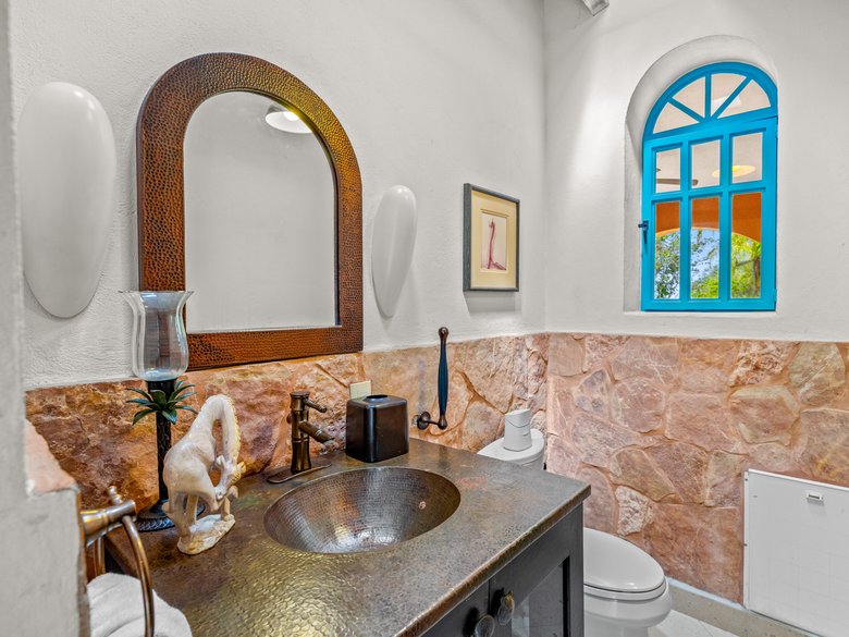 Casa Latona — 17 photos