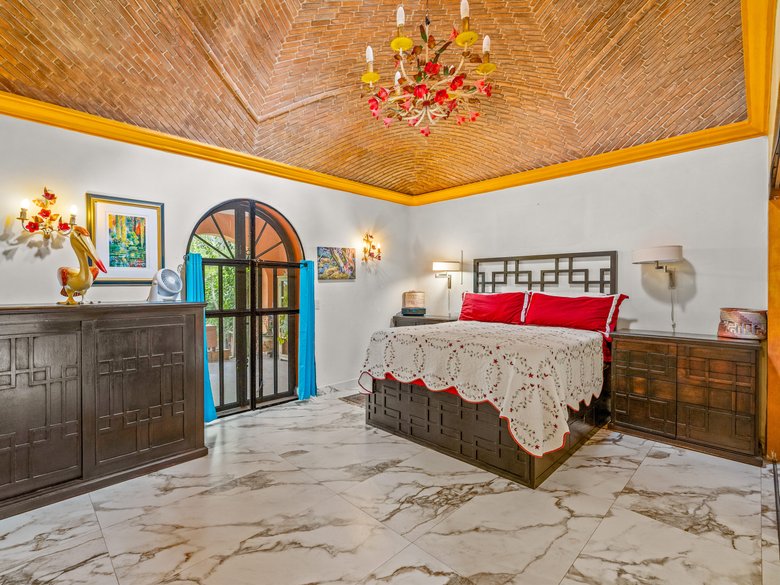 Casa Latona — 13 photos