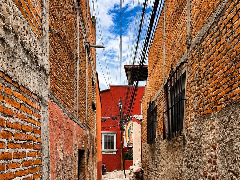 Callejon de Landin — 2 photos