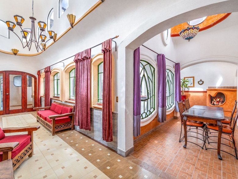 CASA NOUVEAU — 8 photos