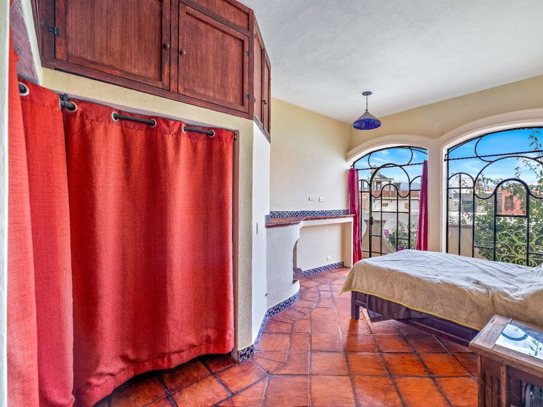 CASA NOUVEAU — 6 photos