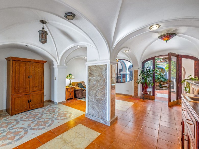 CASA NOUVEAU — 14 photos