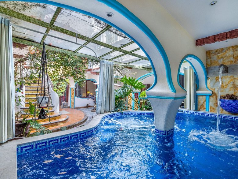 CASA NOUVEAU — 11 photos