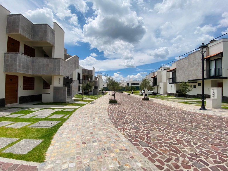 CONDOMINIO MONTECARLO LANTANA — 14 photos