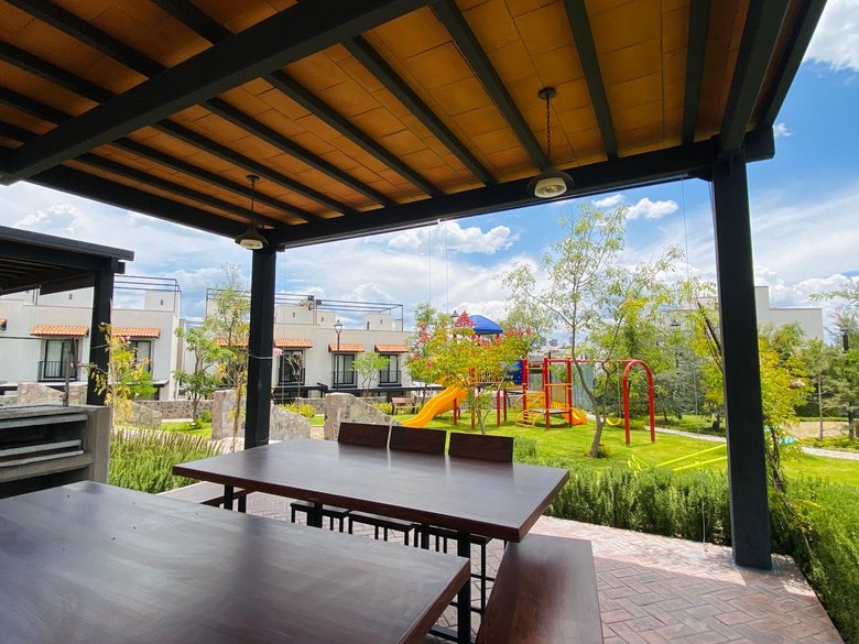 CONDOMINIO MONTECARLO LANTANA — 6 photos