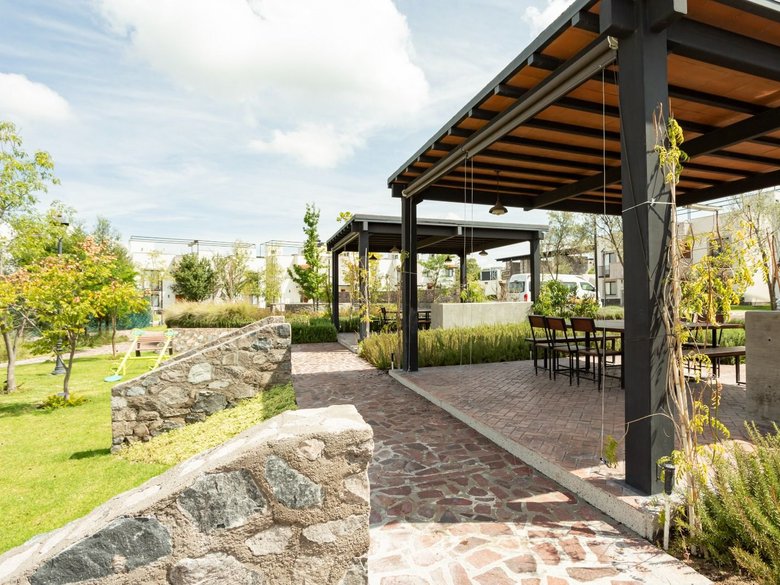 CONDOMINIO MONTECARLO LANTANA — 5 photos