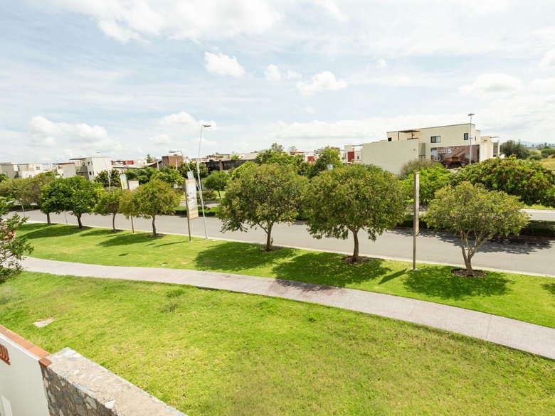 CONDOMINIO MONTECARLO LANTANA — 17 photos