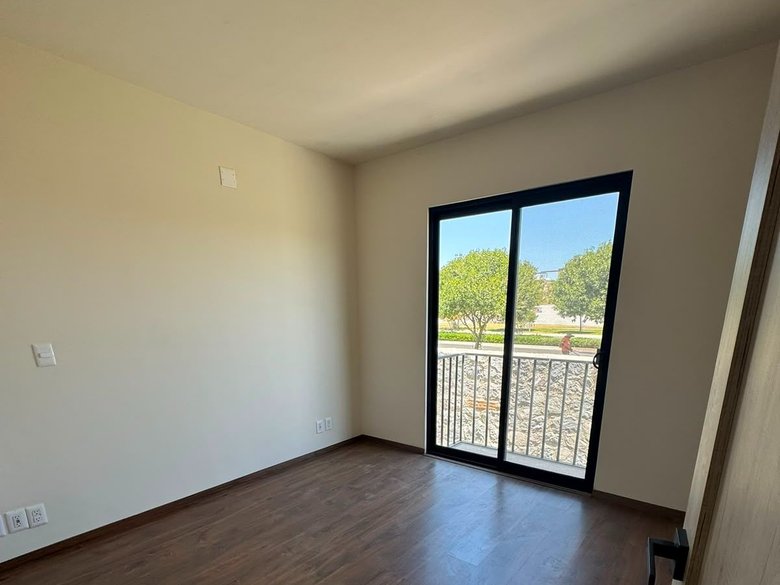 CONDOMINIO MONTECARLO LANTANA — 4 photos