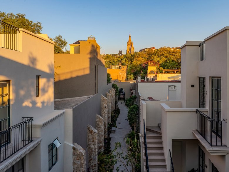 3 · Luxury Penthouse 2 Bedrooms with Private Rooftop - Paseo del Centro — 18 photos