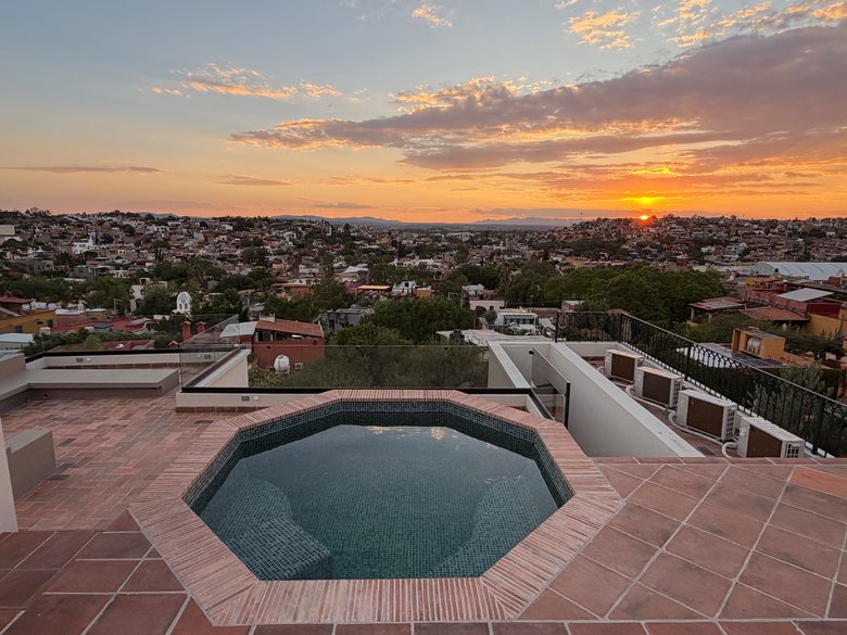 3 · Luxury Penthouse 2 Bedrooms with Private Rooftop - Paseo del Centro — 16 photos