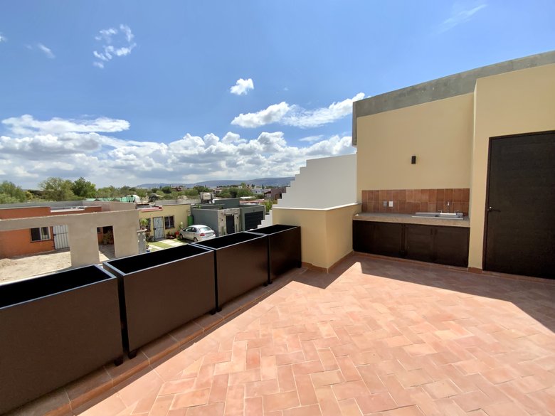 Contemporary, Recently-Built Home in the Golden Corridor, San Miguel de Allende — 19 photos