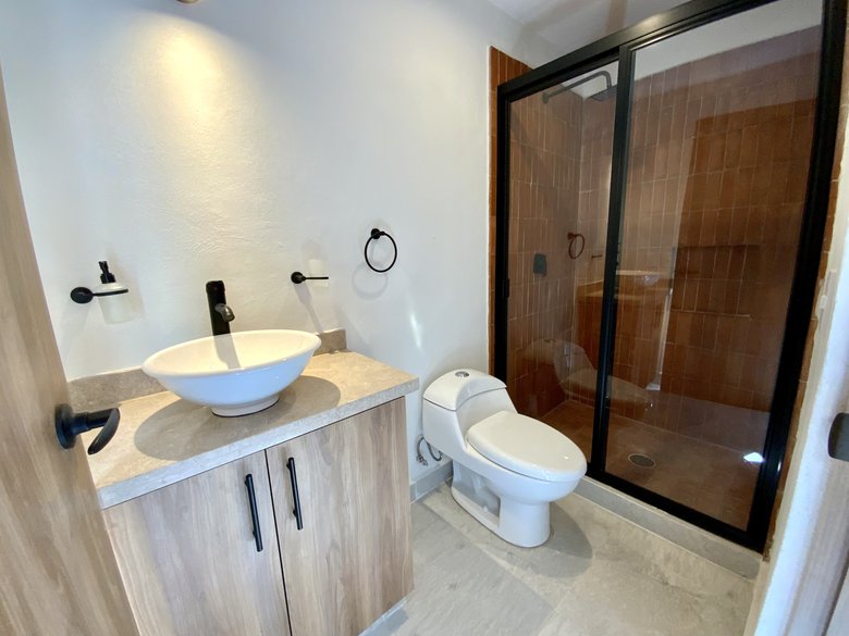 Contemporary, Recently-Built Home in the Golden Corridor, San Miguel de Allende — 11 photos