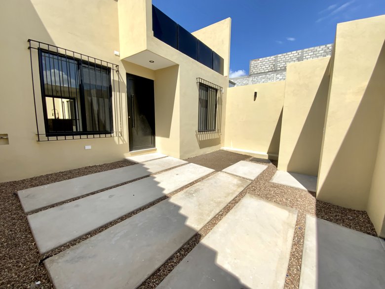 Contemporary, Recently-Built Home in the Golden Corridor, San Miguel de Allende — 2 photos