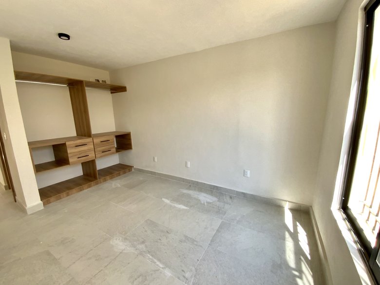 Contemporary, Recently-Built Home in the Golden Corridor, San Miguel de Allende — 8 photos