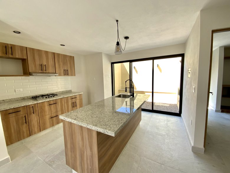Contemporary, Recently-Built Home in the Golden Corridor, San Miguel de Allende — 5 photos