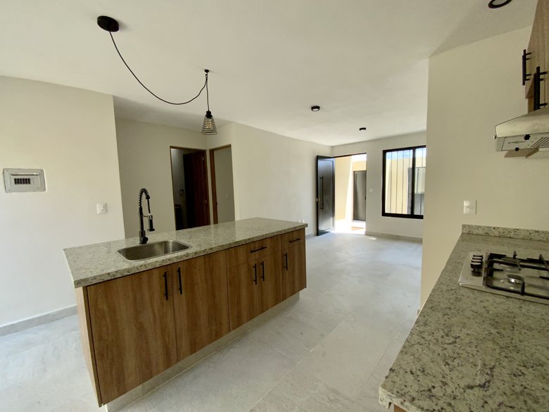 Contemporary, Recently-Built Home in the Golden Corridor, San Miguel de Allende — 4 photos