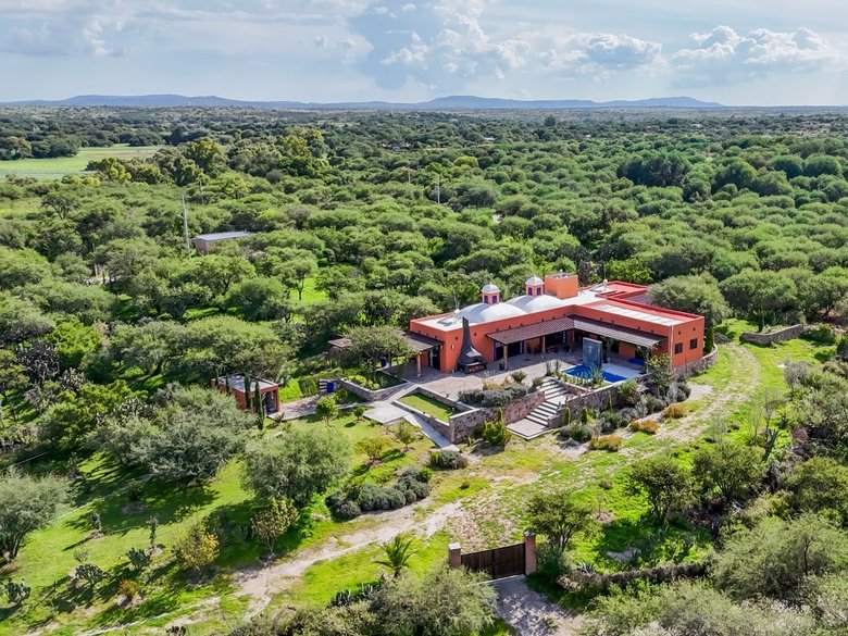 Casa Bohemia — 5 photos