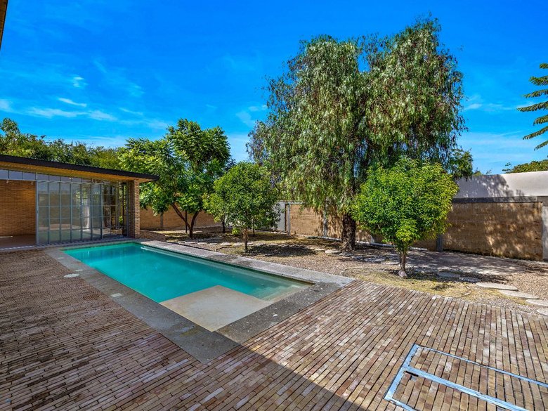 CASA PETIRROJO — 9 photos