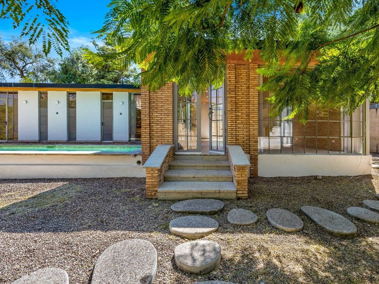 CASA PETIRROJO — 22 photos