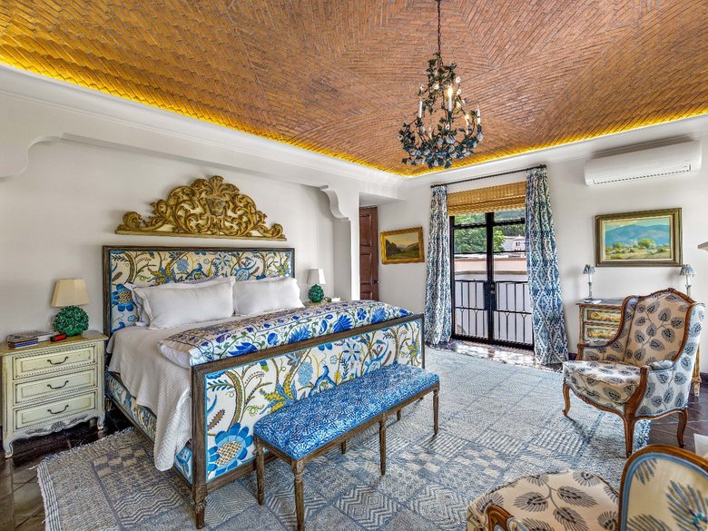 Privada Baeza — 20 photos