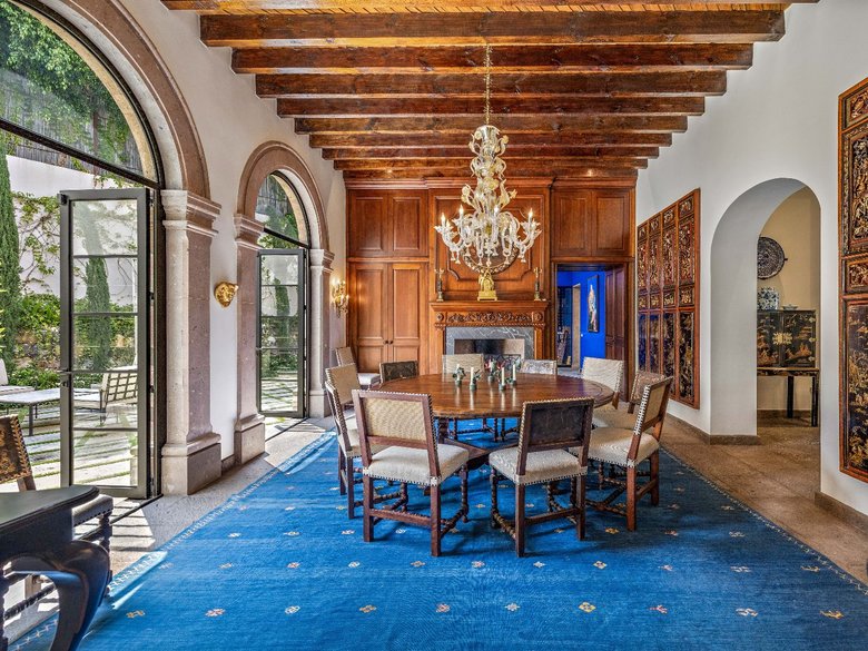 Privada Baeza — 4 photos
