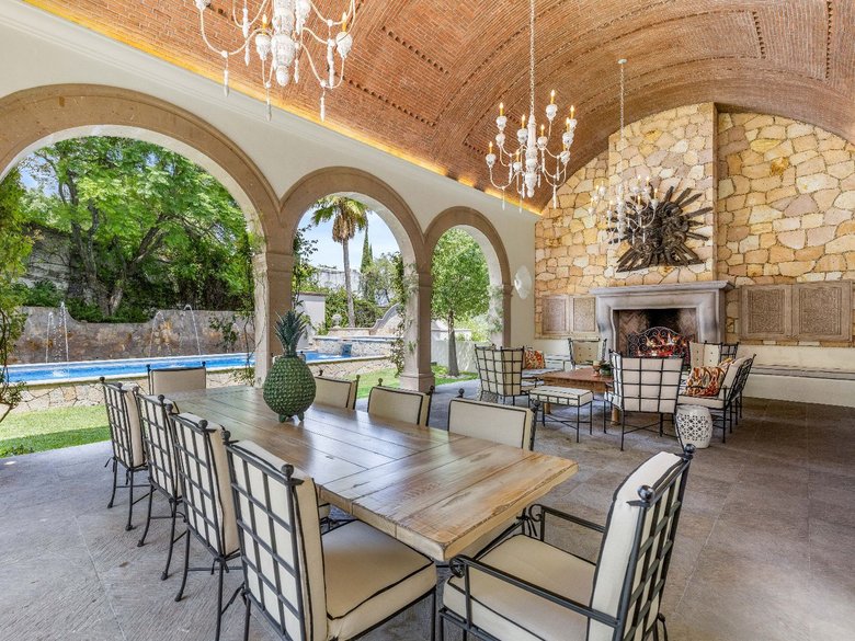 Privada Baeza — 10 photos