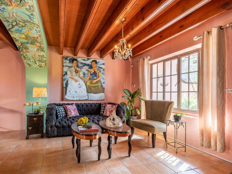 Casa de los Angeles — 6 photos