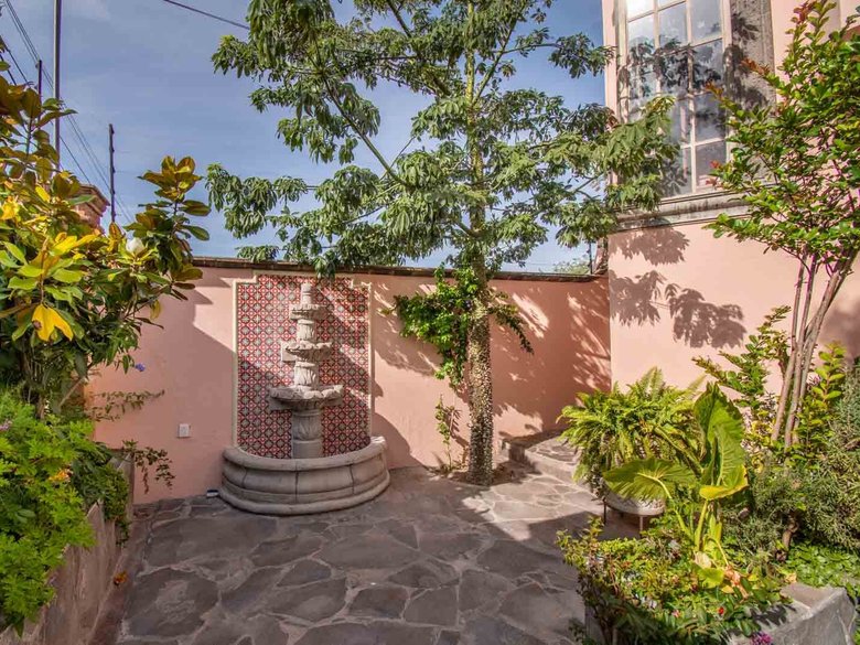 Casa de los Angeles — 3 photos