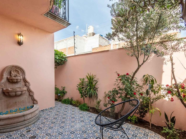 Casa de los Angeles — 11 photos