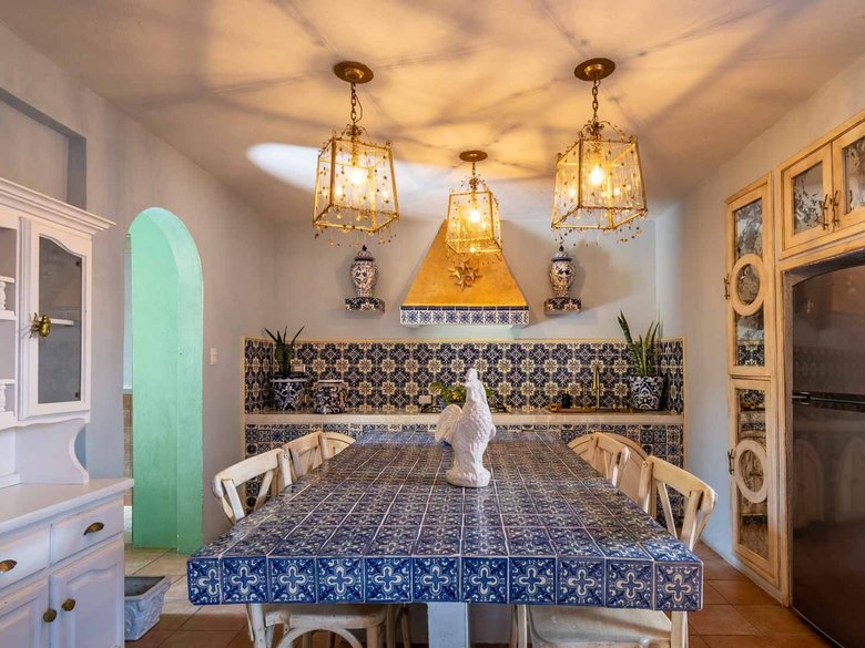 Casa de los Angeles — 7 photos