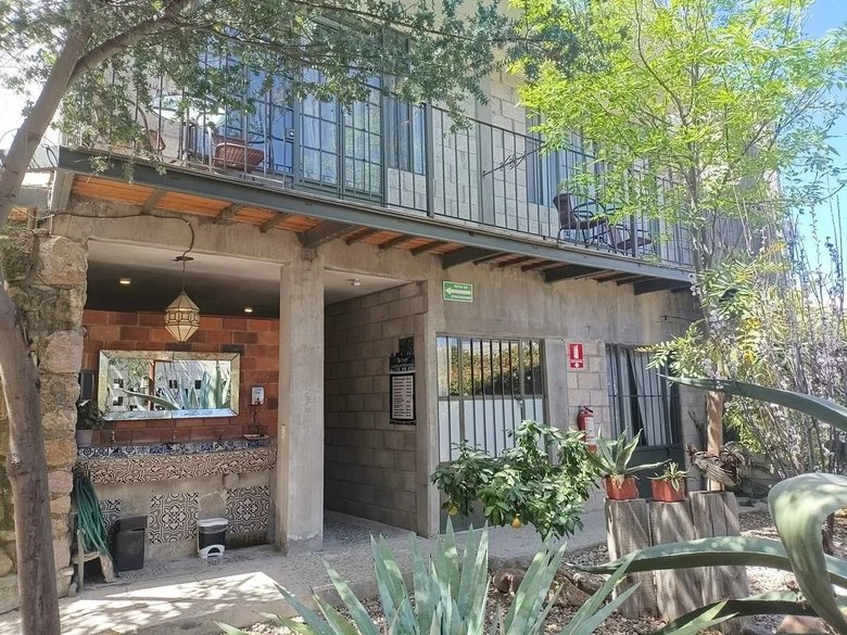 Plaza Comercial con uso de suelo mixto — 1 photos