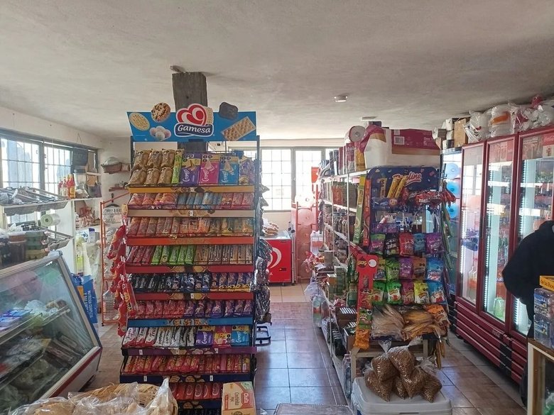 Plaza Comercial con uso de suelo mixto — 15 photos