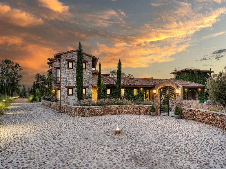 Villa Armonia — 12 photos