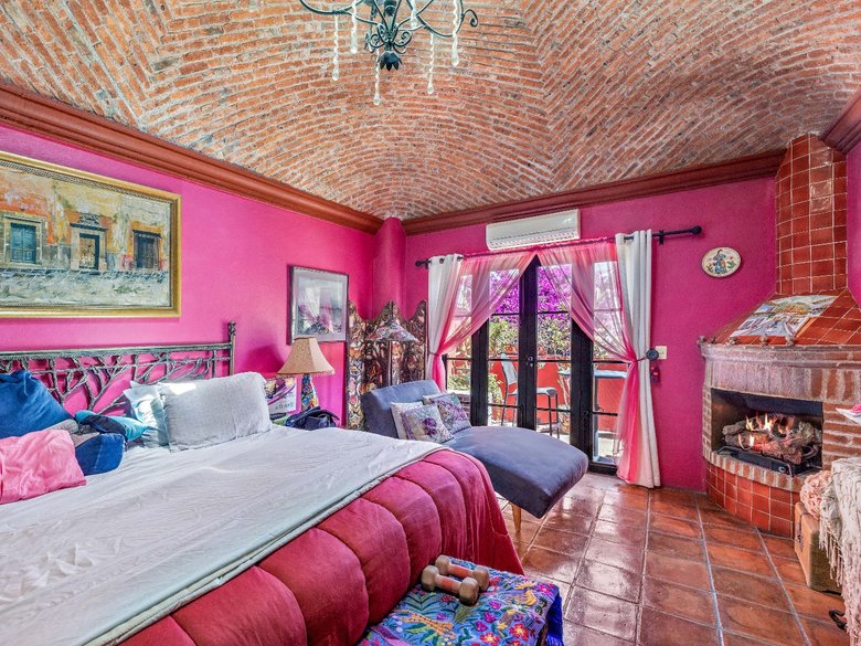 Casa De León — 15 photos