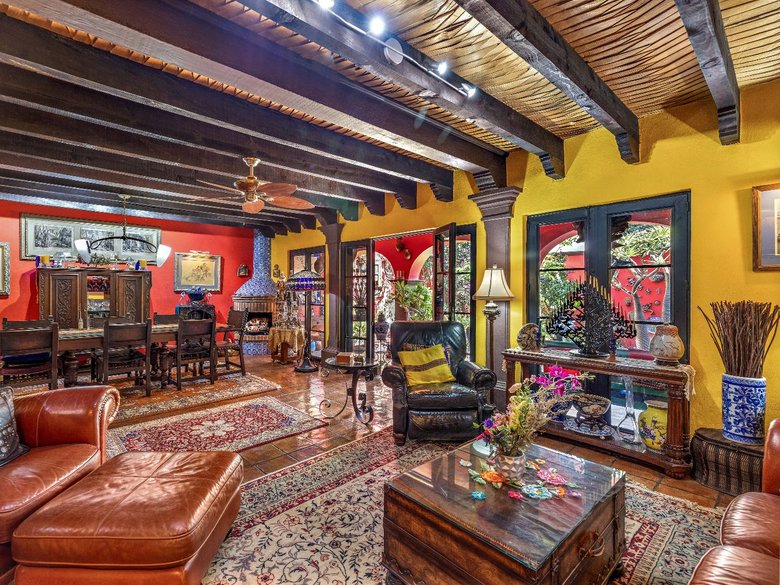 Casa De León — 1 photos