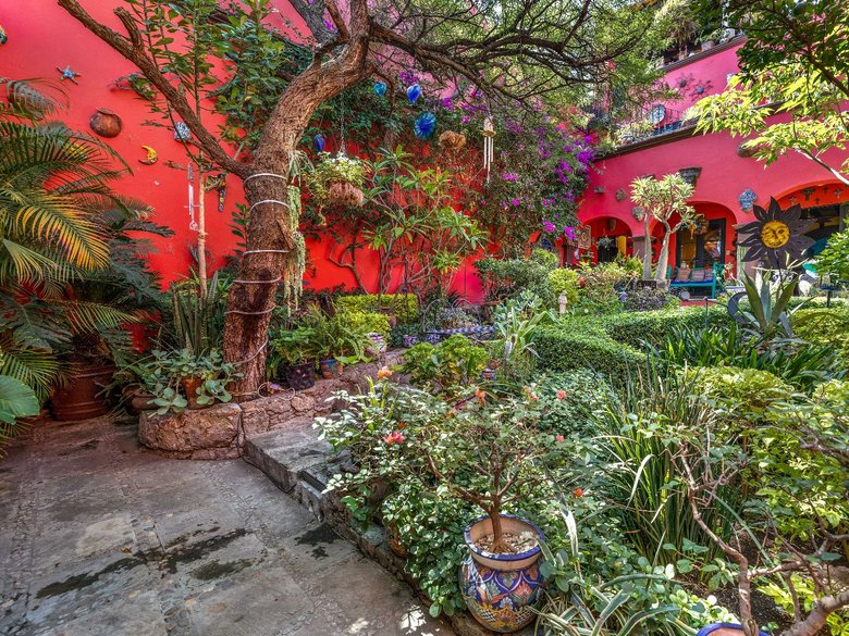 Casa De León — 8 photos