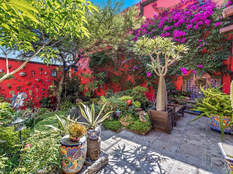 Casa De León — 5 photos